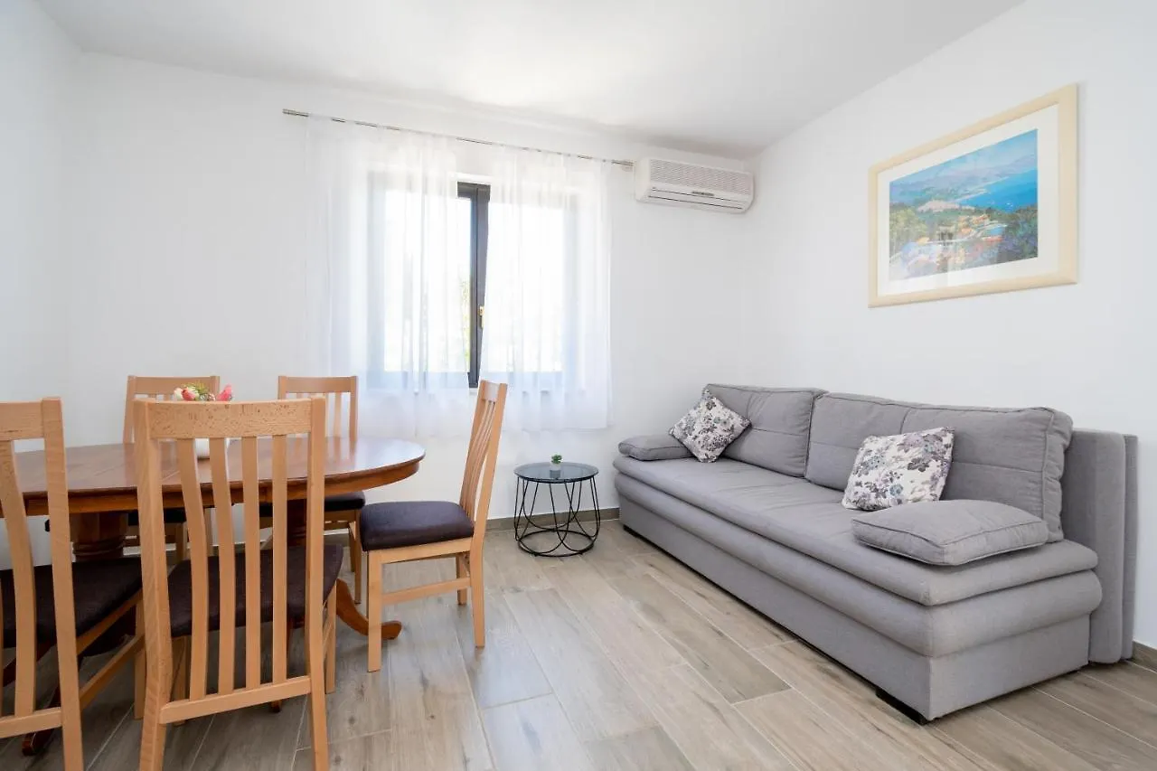 Apartments By The Sea Tkon, Pasman - 6262 0*, Tkon Chorvatsko
